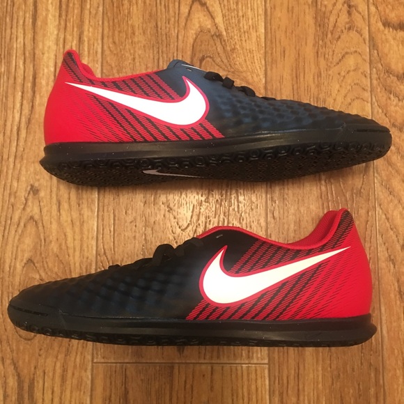 NIKE MagistaX Ola II Men’s Indoor Soccer Shoes NEW - Picture 2 of 7